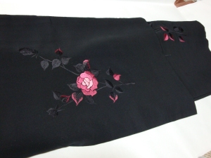 クロマメさんの薔薇刺繍黒羽織